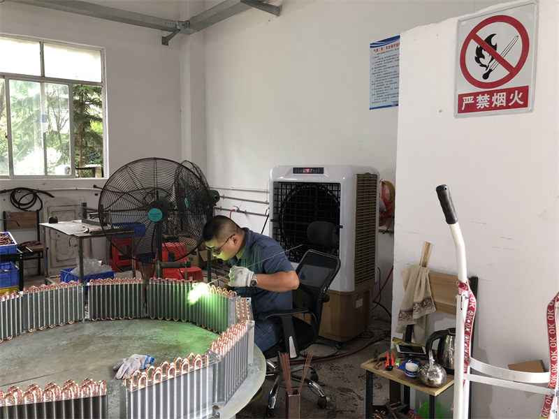 各大型厂房车间都配置工业冷风机,通风降温效果没话说